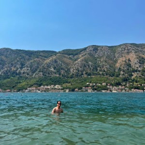 Perast et la forteresse de Kotor. On a fait l'ascension en plein soleil, sinon c'est pas drôle 🤠.#montenegro #landscape #kotor